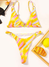 Bikini con aro metálico y rayas de arcoíris