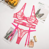 Transparentes Dessous-Set aus bestickter Spitze mit Perspektive