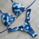 Bikini con tirantes y estampado de camuflaje