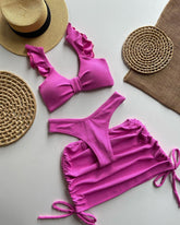 Dreiteiliges Bikini-Set mit Holzohrschlitz
