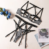 Dessous-Set mit Leopardenmuster und Riemchen und Aussparungen