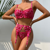 Schlichtes Dessous-Set mit Herzstickerei in Pink