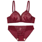 Dessous-Set aus Spitzennetz