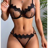 Dessous-Set mit transparentem Netzstoff, Stickerei und Spitzenbesatz