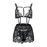 Conjunto de lencería con tiras de encaje bordado en perspectiva