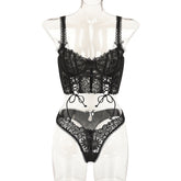 Strick-Dessous-Set mit ausgehöhlten Kreuzträgern