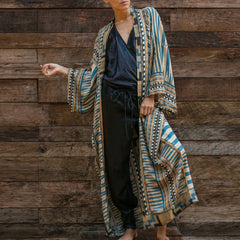 Brasilianisches Maxi-Strandkleid mit geometrischem Muster und Ärmeln