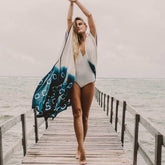 Vestido playero brasileño informal con abertura alta y estampado de lunares