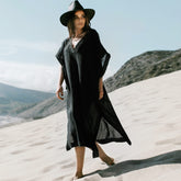 Vestido playero brasileño informal de rayas con escote en V profundo y fruncido a media pierna