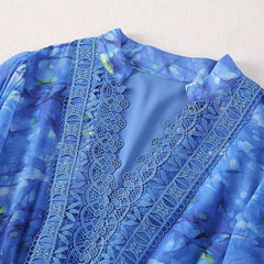 Vestido de verano con estampado floral de encaje y mangas acampanadas con escote en V