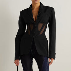 Blazer a medida de manga larga con solapa distintiva, corsé de malla transparente y hombreras
