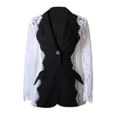 Blazer a medida de un solo pecho con cuello de solapa y mangas de encaje en contraste atrevido