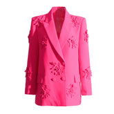 Blazer cruzado con solapa de pico y bordado floral vanguardista