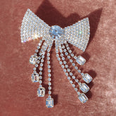 Elegante accesorio para el cabello con flecos y lazo adornado con cristales - Plateado