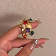 Elegante anillo vintage con múltiples colgantes de cristal de malaquita para mujer