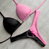 Lässiger und individueller farblich passender Bikini