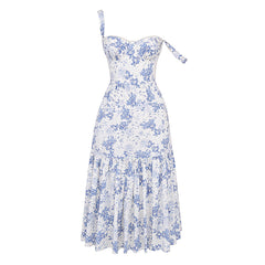 Vestido veraniego midi entallado y acampanado con escote en forma de corazón y tirantes finos con estampado floral femenino