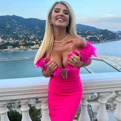 Vestido de cóctel midi con hombros descubiertos, glamuroso, con plumas y cristales