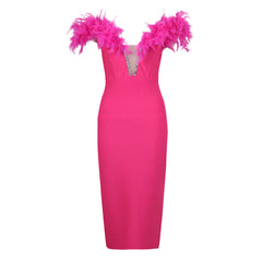 Vestido de cóctel midi con hombros descubiertos, glamuroso, con plumas y cristales