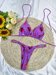 Riemchenbikini mit Sternenmuster