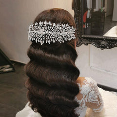 Lujosa diadema de novia adornada con cristales y piedras preciosas - Plateada