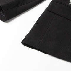 Blazer de botonadura sencilla con cuello de solapa y lazo de cristal