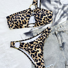 Zweiteiliger Bikini-Badeanzug mit Leopardenmuster und O-Ring-Ausschnitt und einer Schulter