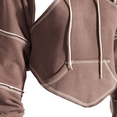 Sudadera corta con capucha, cordón ajustable, costuras en contraste y aberturas atrevidas