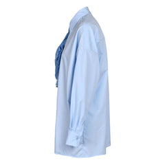 Skulpturales, plissiertes, blütenblattförmiges, spitzes Kragenhemd mit langen Ärmeln und Knopfleiste in Übergröße