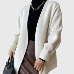 BEIGE CARDIGAN MIT GÜRTEL und TASCHEN