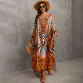 Strand-Kaftan aus Baumwollmischung mit lebhaftem Druck und V-Ausschnitt und kurzen Ärmeln