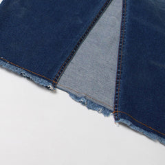 Falda vaquera larga vintage con cintura alta, abertura en la espalda y ribete sin rematar con degradado