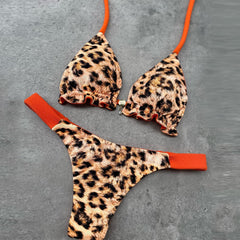 Bikini con bloques de color y estampado de leopardo 