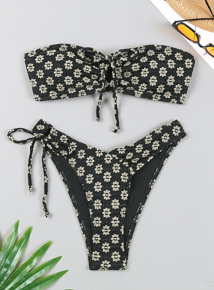 Bikini con parte superior de tubo y flores de color liso dividido