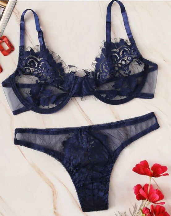 Conjunto de bralette de encaje de tres puntos