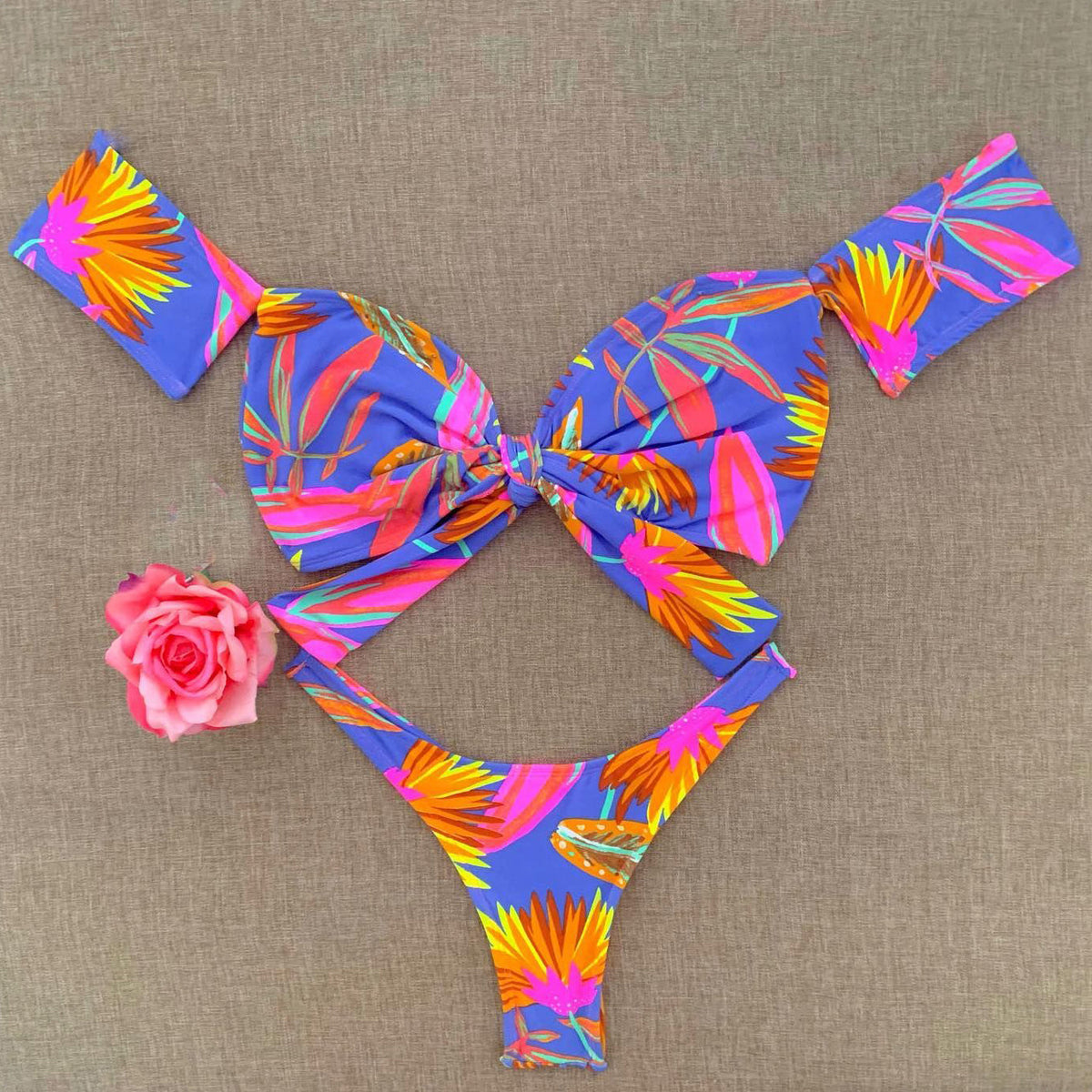 Bikini mit festlichem Ethno-Print