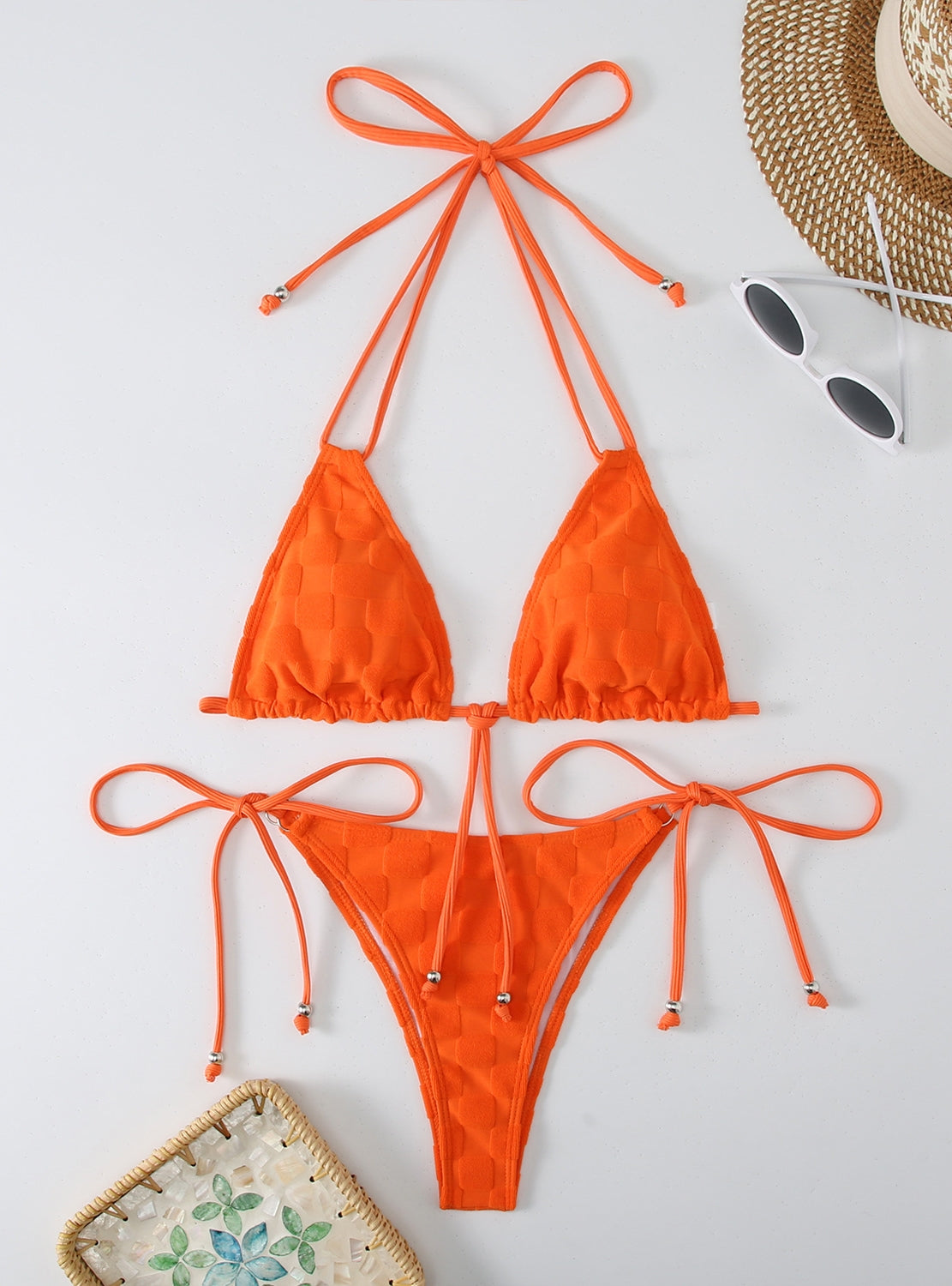 Bikini triangular con cuerda larga dividida