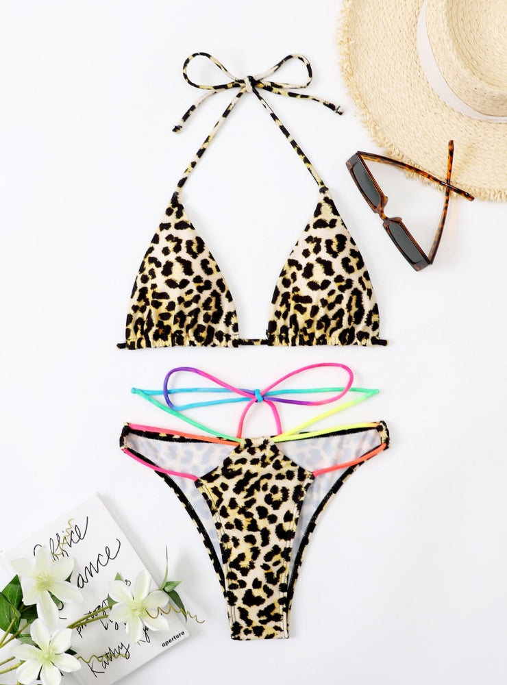 Traje de baño bikini con estampado de leopardo