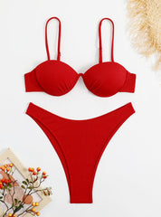 Roter Badeanzug-Bikini