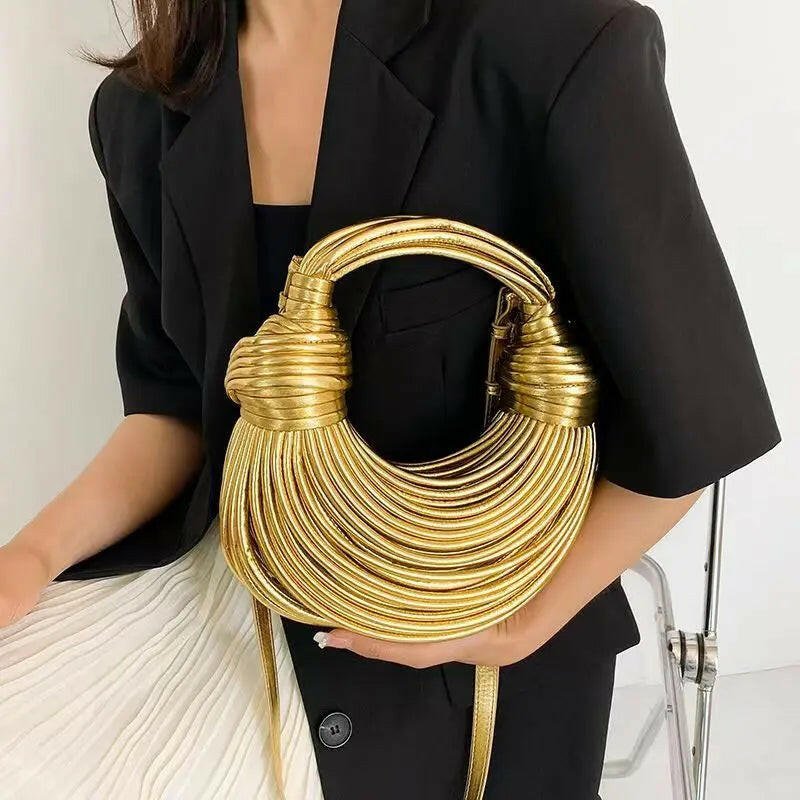 Exquisite handgewebte Nudeltasche: Luxuriöse Clutch in Gold und Silber 