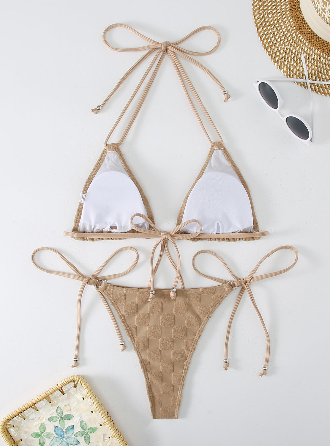 Bikini triangular con cuerda larga dividida