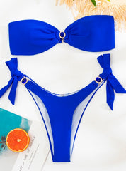 Bikini mit blauem Diamant-Print und Wischoberteil 