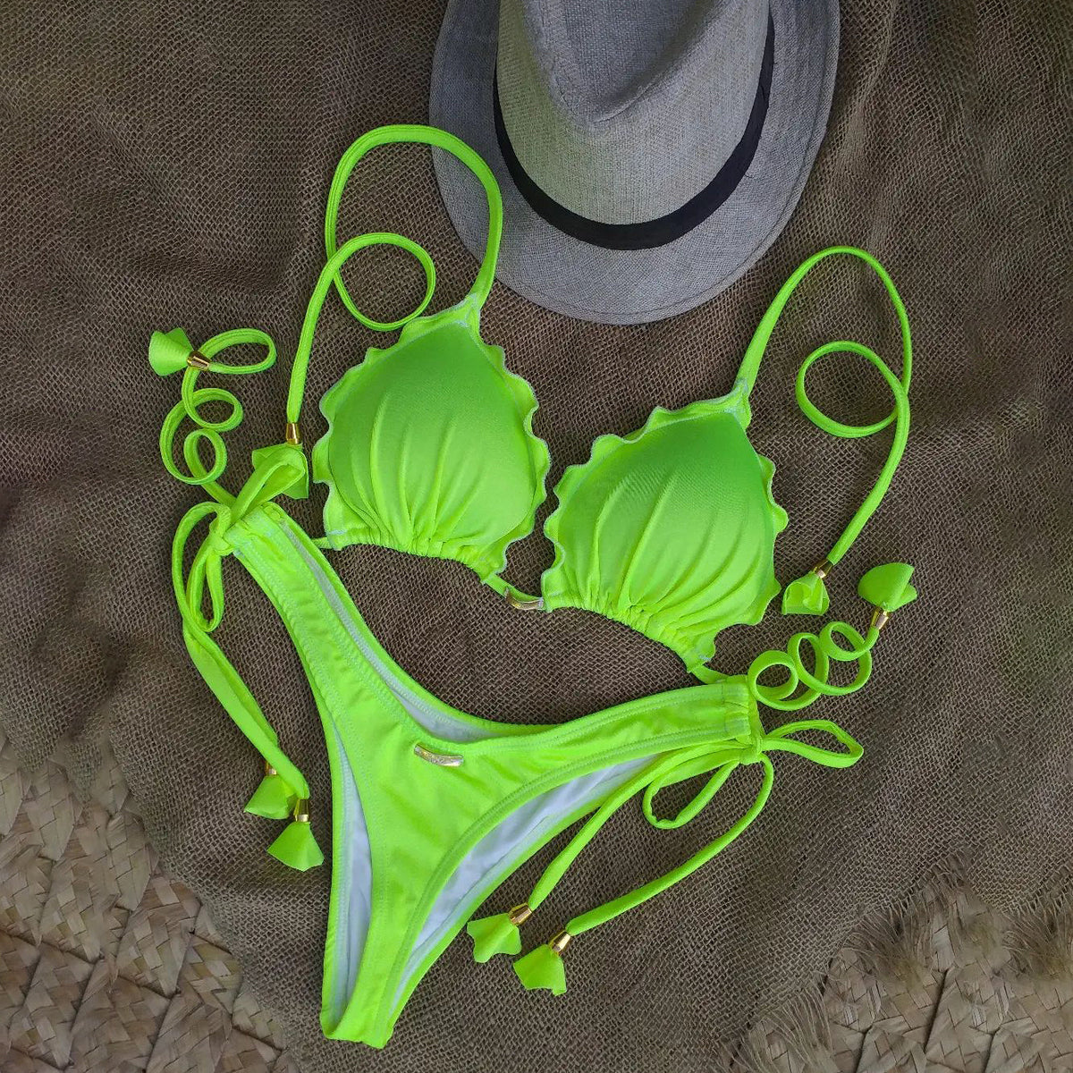 Bikini moderno de estilo resort con borlas sólidas 