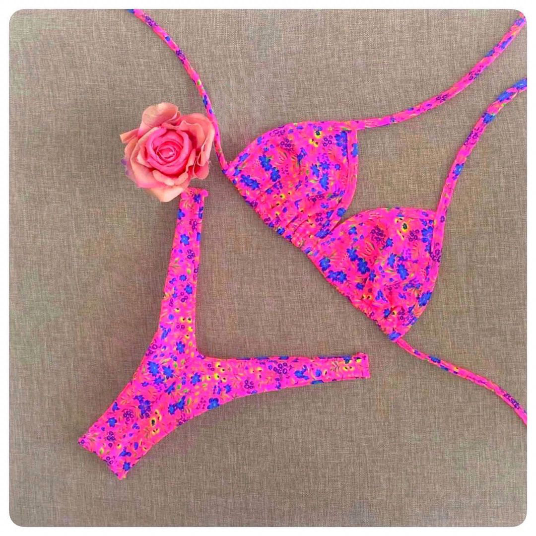 bikini dividido con cuello halter estampado