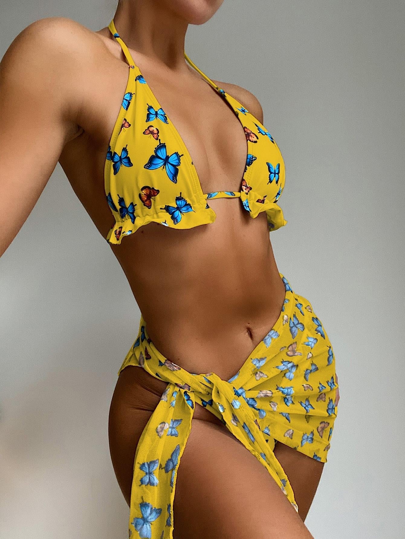 Dreiteiliger Bikini mit Gazerock und Schmetterlings-Print