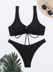 Traje de bikini negro calado