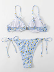 Traje de baño bikini con estampado azul