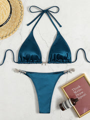 Bikini de playa con colgante de diamantes