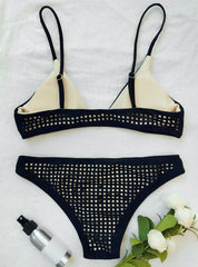 Conjunto de bikini con parte superior e inferior de bikini con corte láser cuadrado