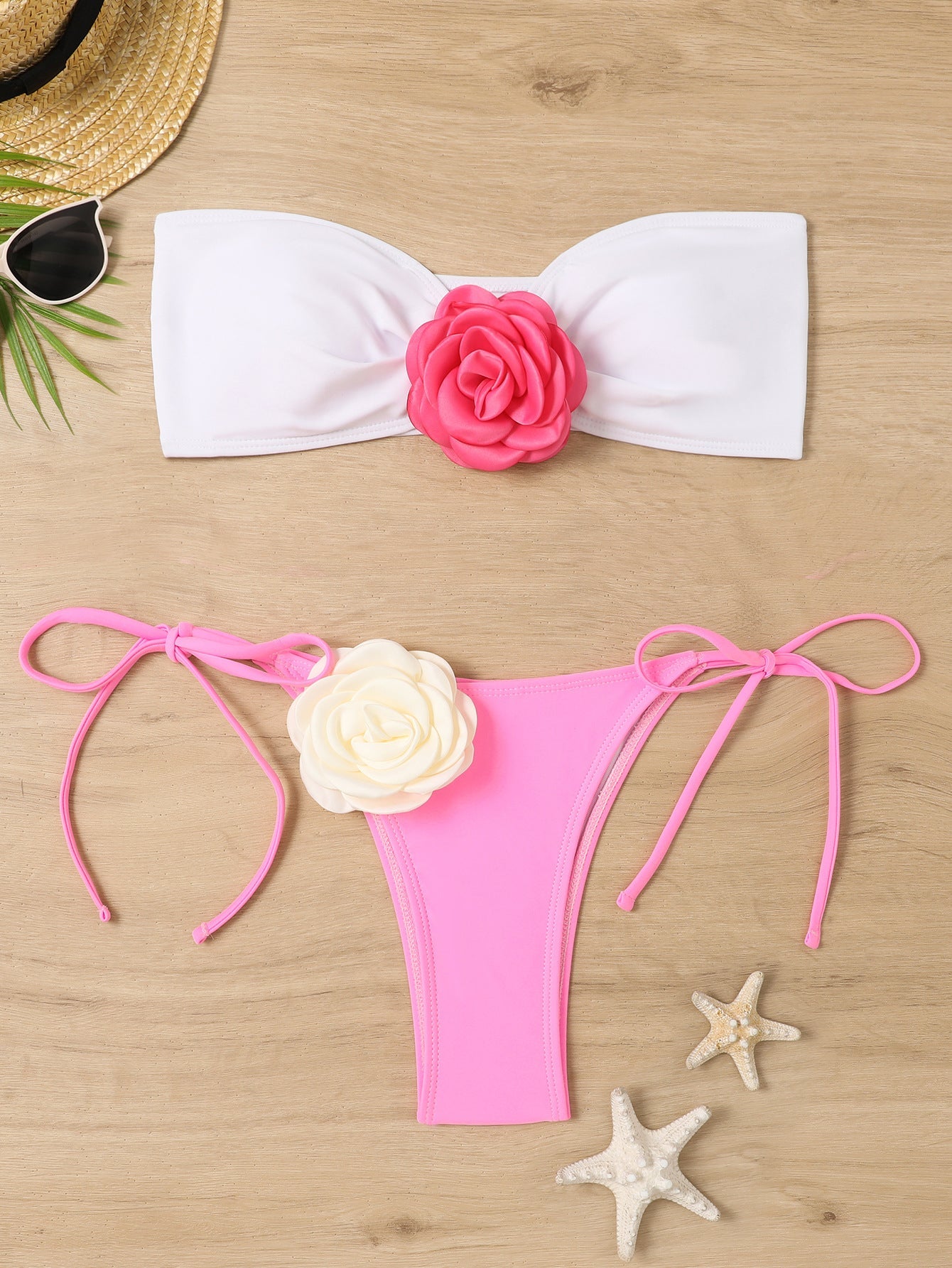 Bikini de flores tridimensionales en 3D